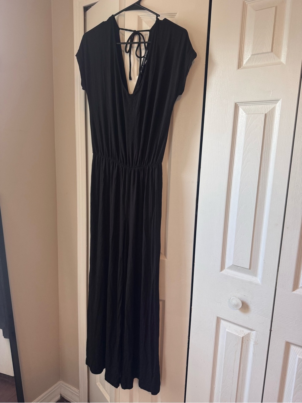 HYFVE Black Wide Leg Jumpsuit Large L Open Tie Back V-Neck Culotte Romper Boho